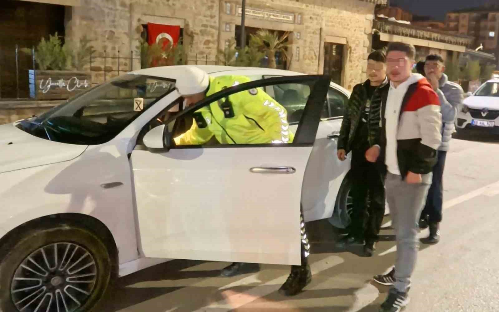 Engelli aracıyla yakalanan gençlere ceza
