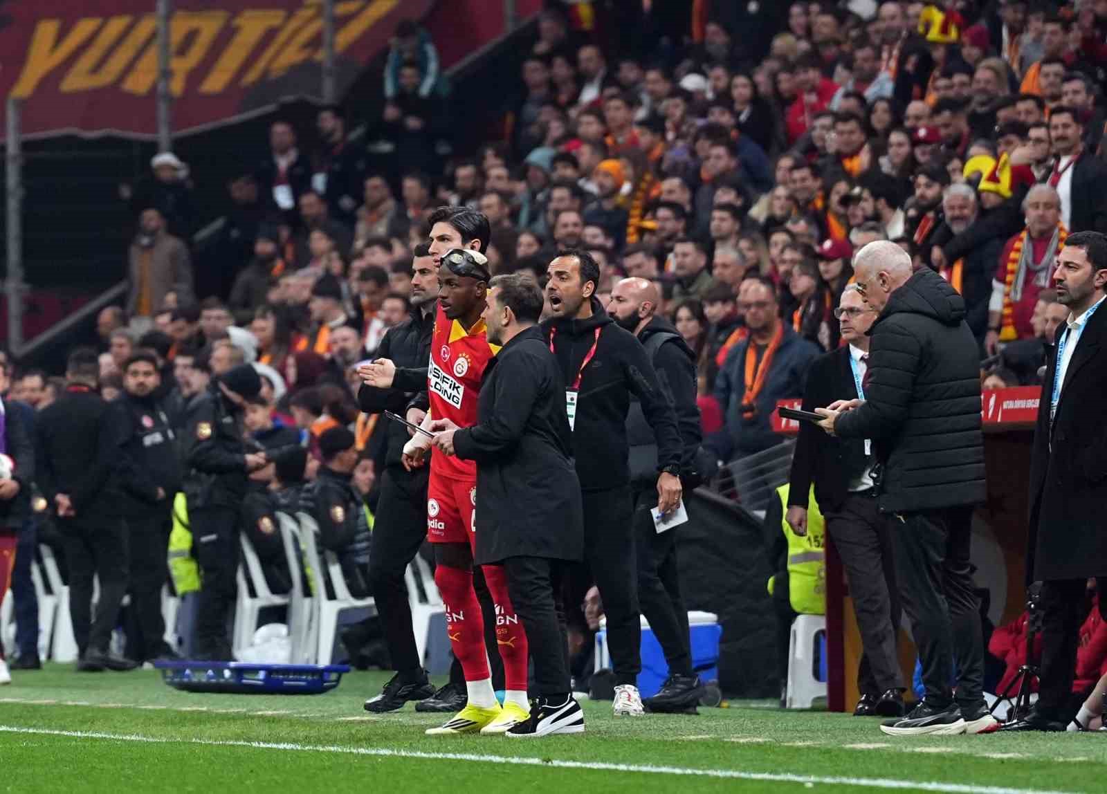 Victor Osimhen 35 gün sonra sahada
