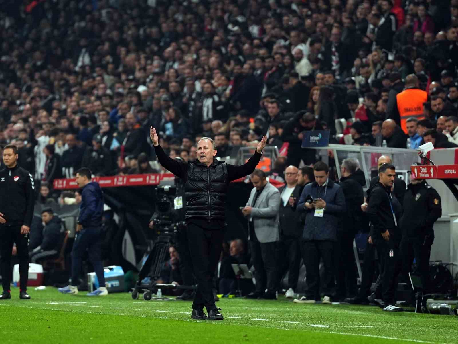 Ziraat Türkiye Kupası: Beşiktaş: 3 - Corendon Alanyaspor: 0 (Maç sonucu)
