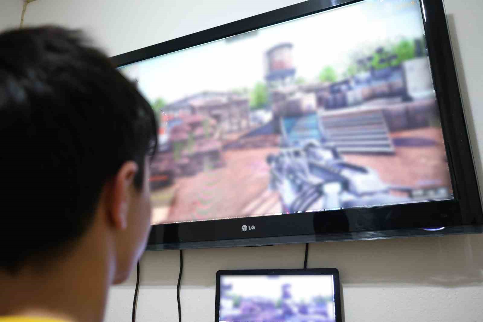 Uzmanlardan "Çocuklar gördüklerini gerçek hayata taşıyor" uyarısı
