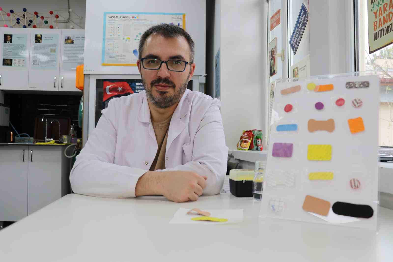 Bu yara bandı hem hızlı iyileştiriyor hem de geri dönüşüm kullanılarak yapılıyor
