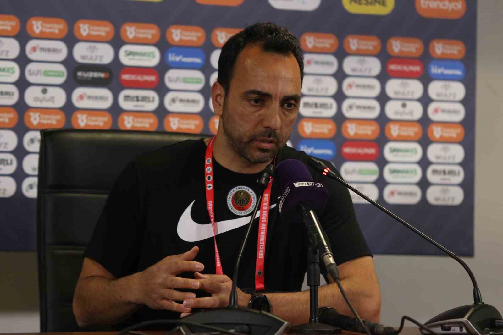 Gökhan Kağıtçıoğlu: "Hakem, pozisyonun VAR’dan net bir görüntü olmadığı söylendiği için golü veremediğini söyledi"
