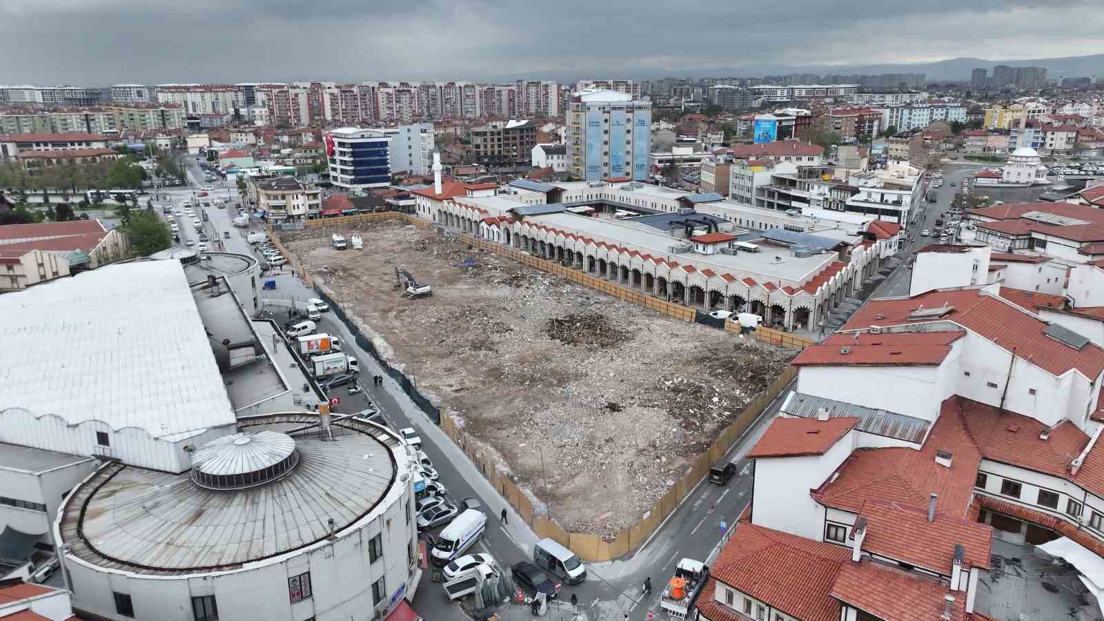 Başkan Altay, Konya’ya değer katacak dönüşümde yıkım çalışmasının tamamlandığını açıkladı
