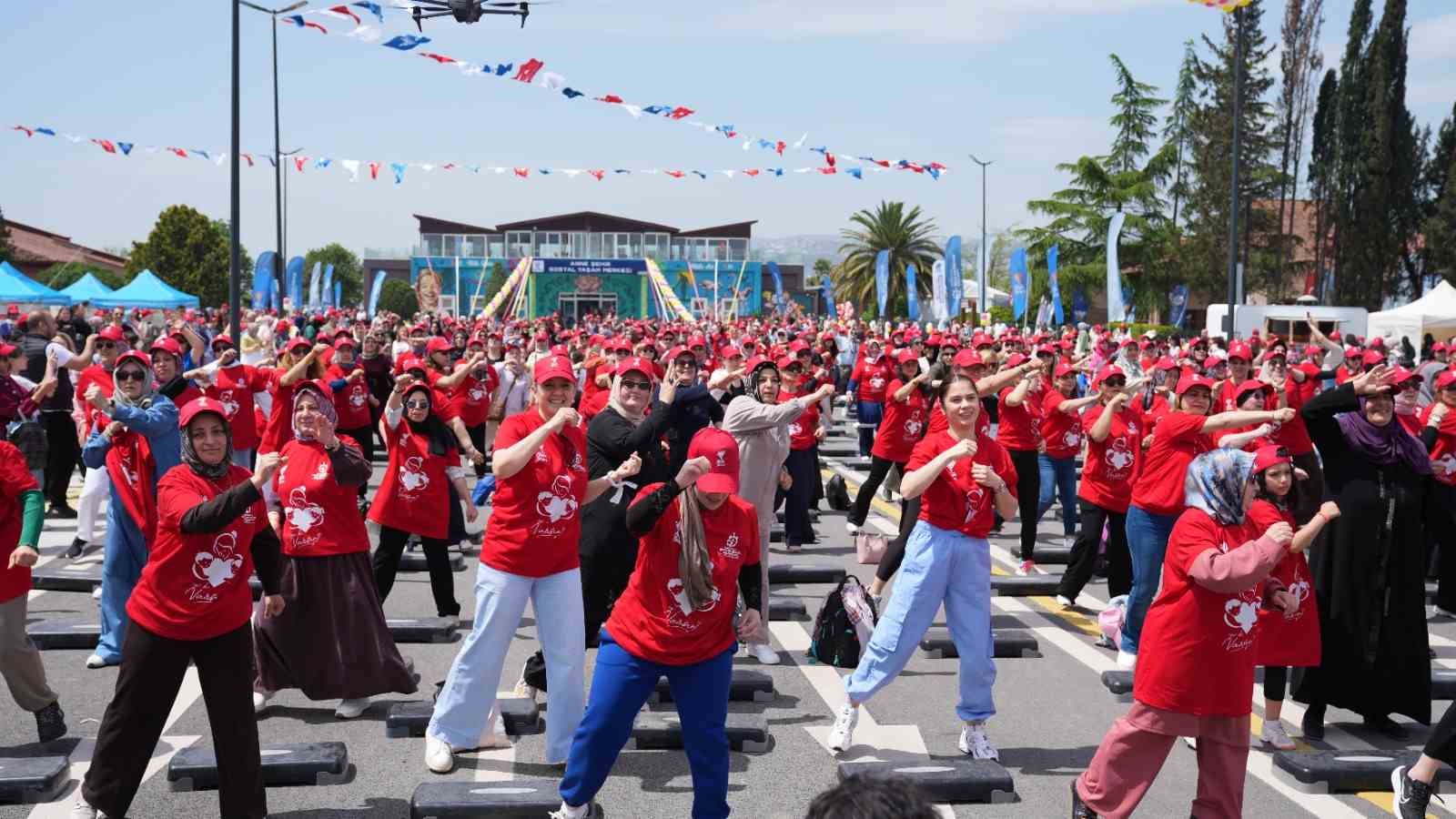 Başkan Büyükakın: "Kocaeli’nin kadınlarını 32 ton hafiflettik"
