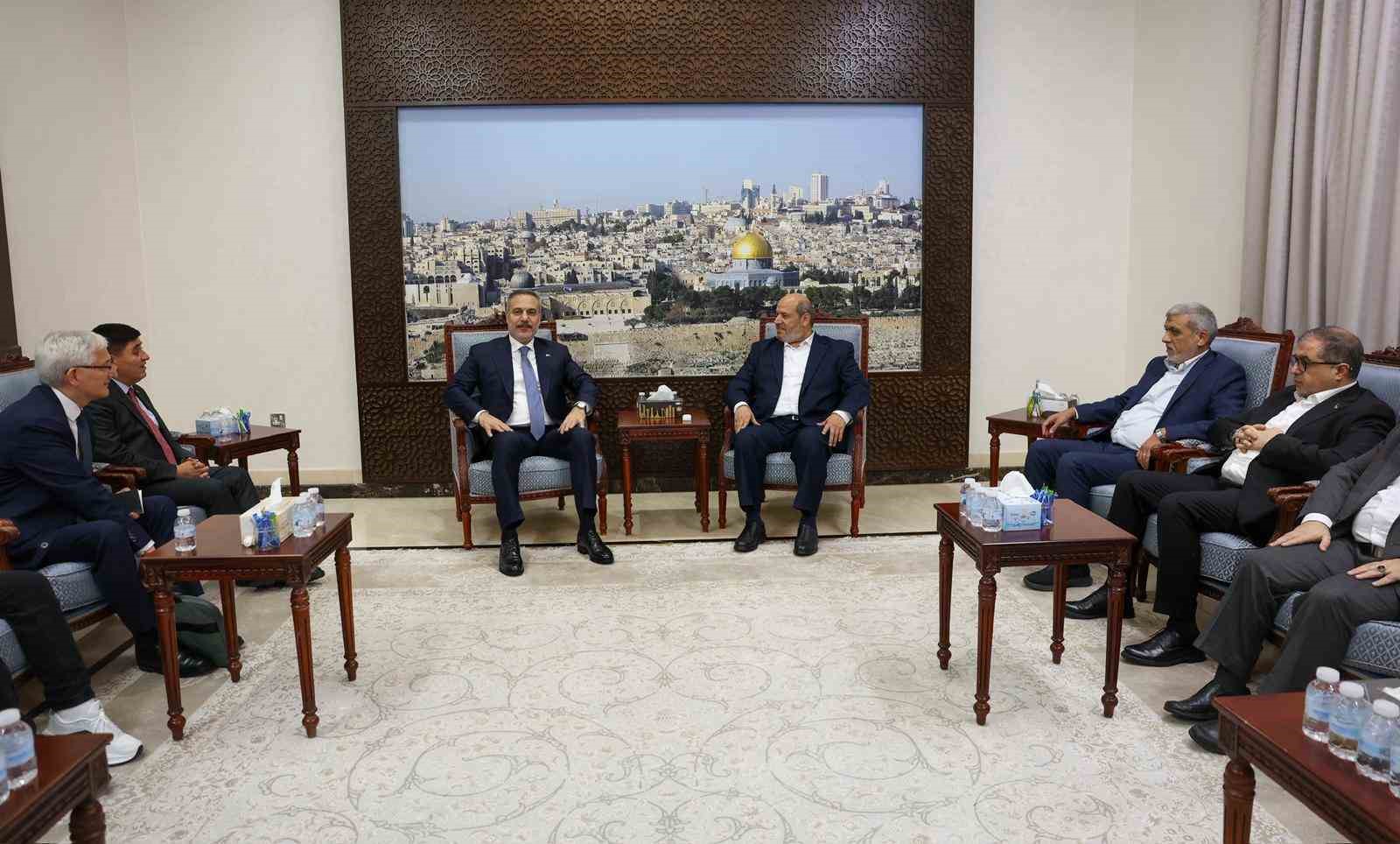 Bakan Fidan, Katar Başbakan Yardımcısı ve Savunma Bakanı Al Thani ile bir araya geldi
