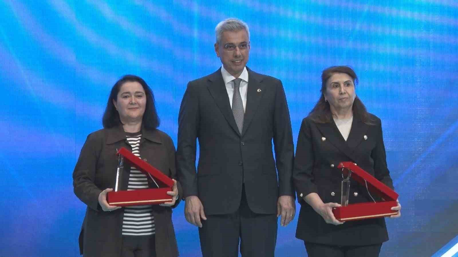 Bakan Memişoğlu: "Hemşire ve ebe sayımızı 330 binin üzerine çıkardık"
