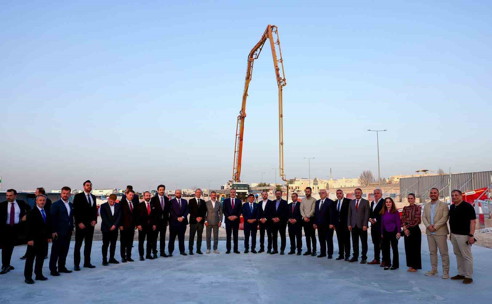 Dışişleri Bakanı Fidan, Katar Türk Okulu’nun inşaatını ziyaret etti
