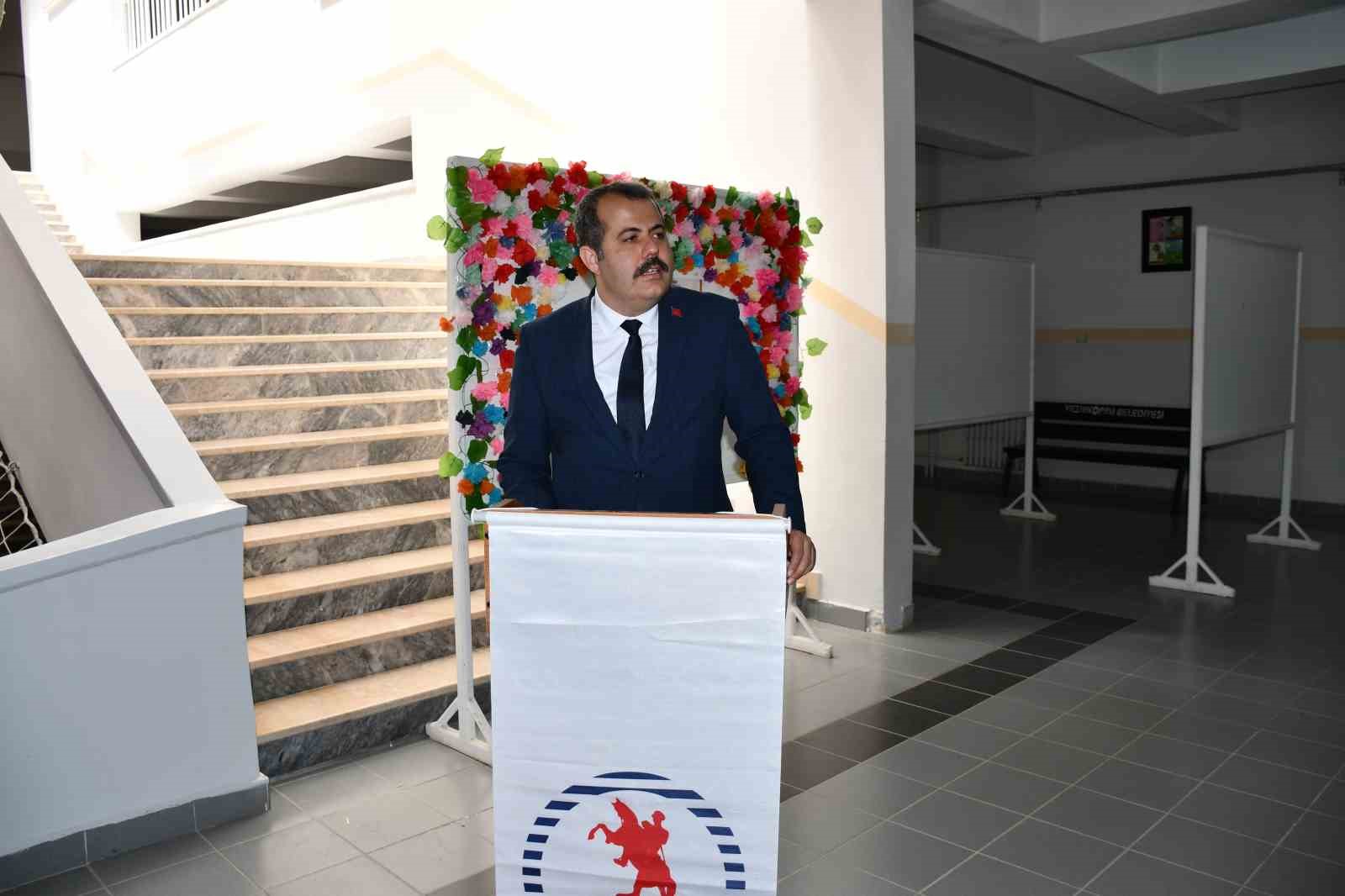 Vezirköprü MYO’dan çocuk ihmal ve istismarına karşı farkındalık sergisi
