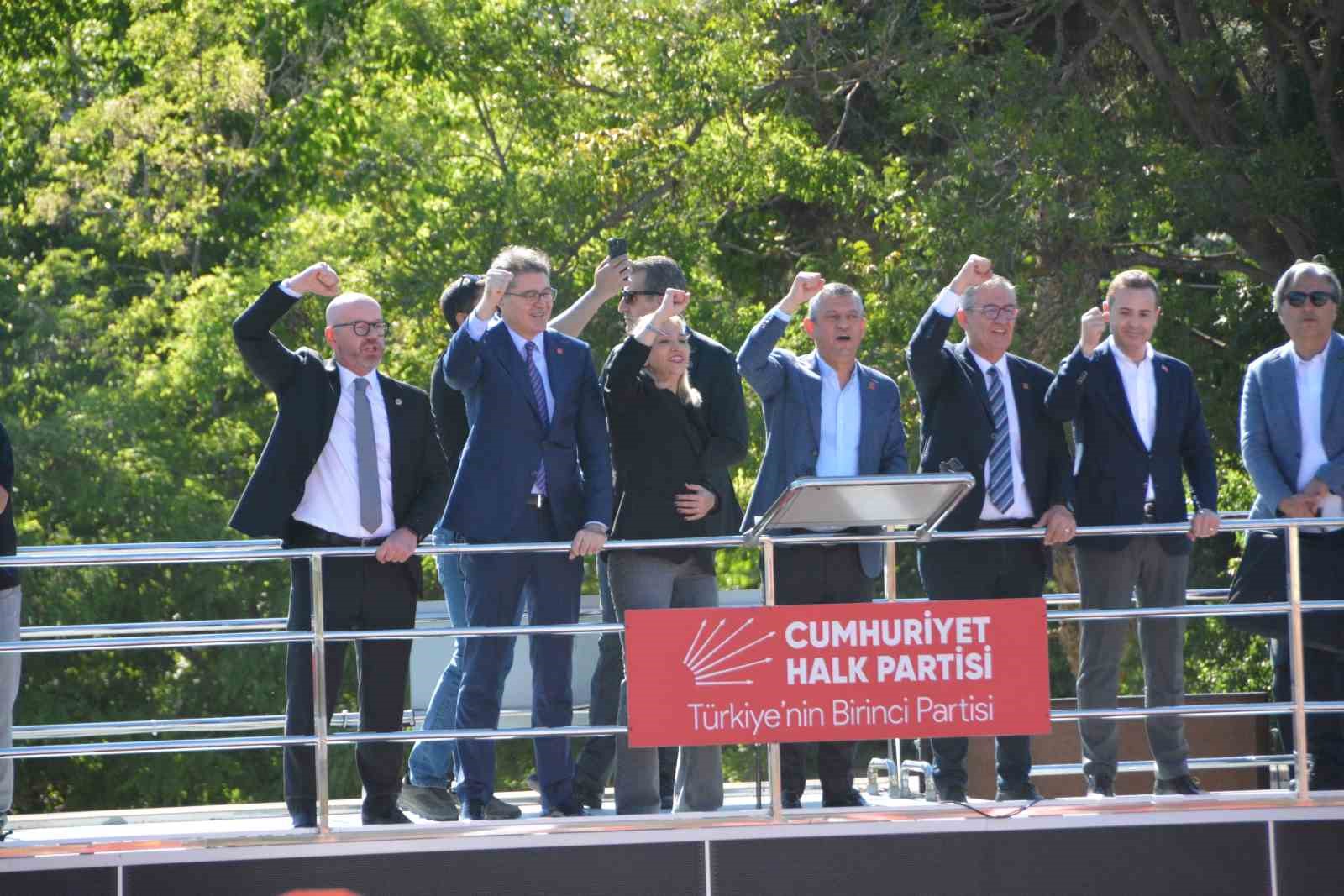 CHP Genel Başkanı Özel: "İstiklal Madalyası Balıkesir’in hakkıdır"
