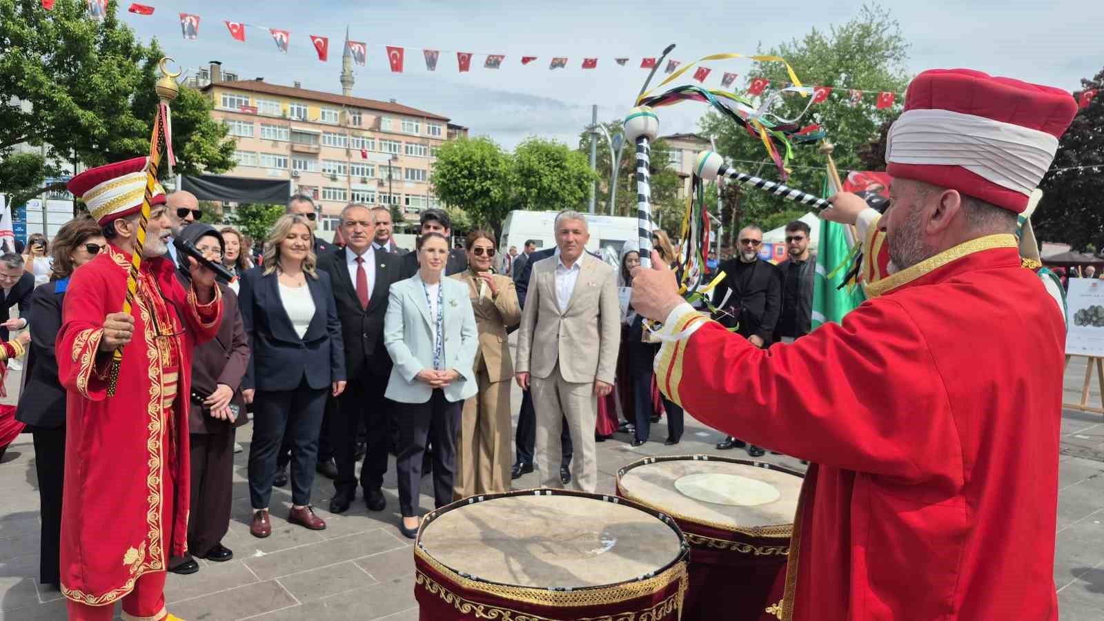 Yöresel ürünlere mehteranlı tanıtım
