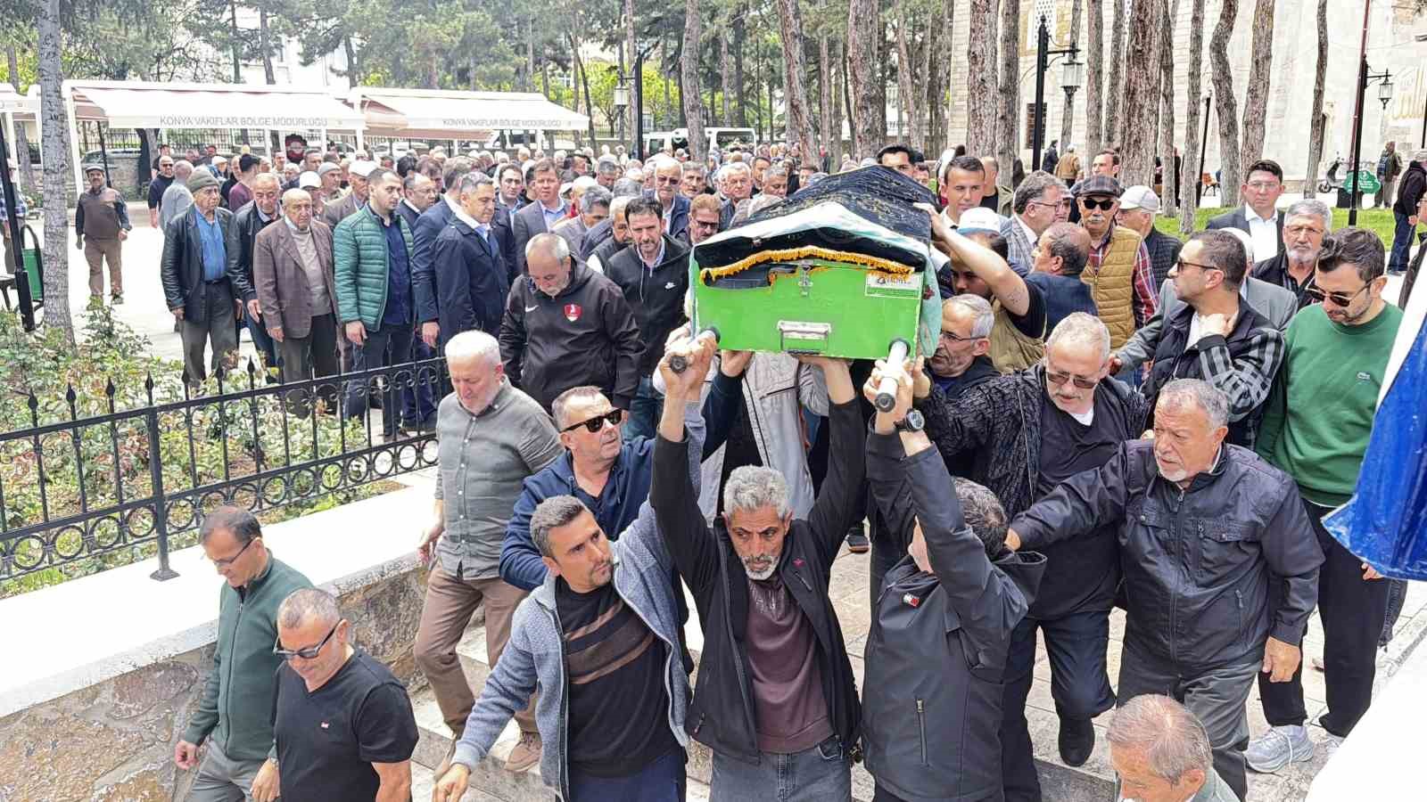 İzmir’de vahşete kurban giden Emine Dönmez’e memleketi Akşehir’de acı veda
