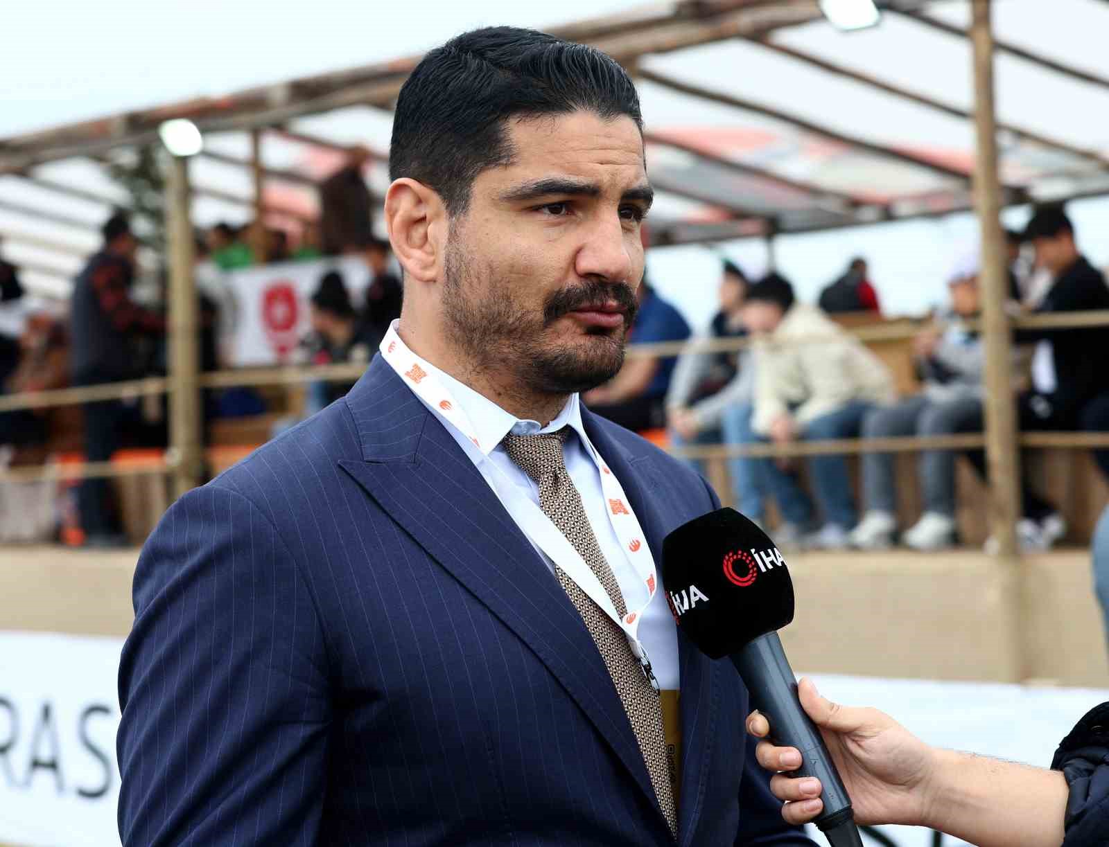 Taha Akgül: "Etnospor’da Uluslararası Güreş Kupası’nı gelenekselleştireceğiz"
