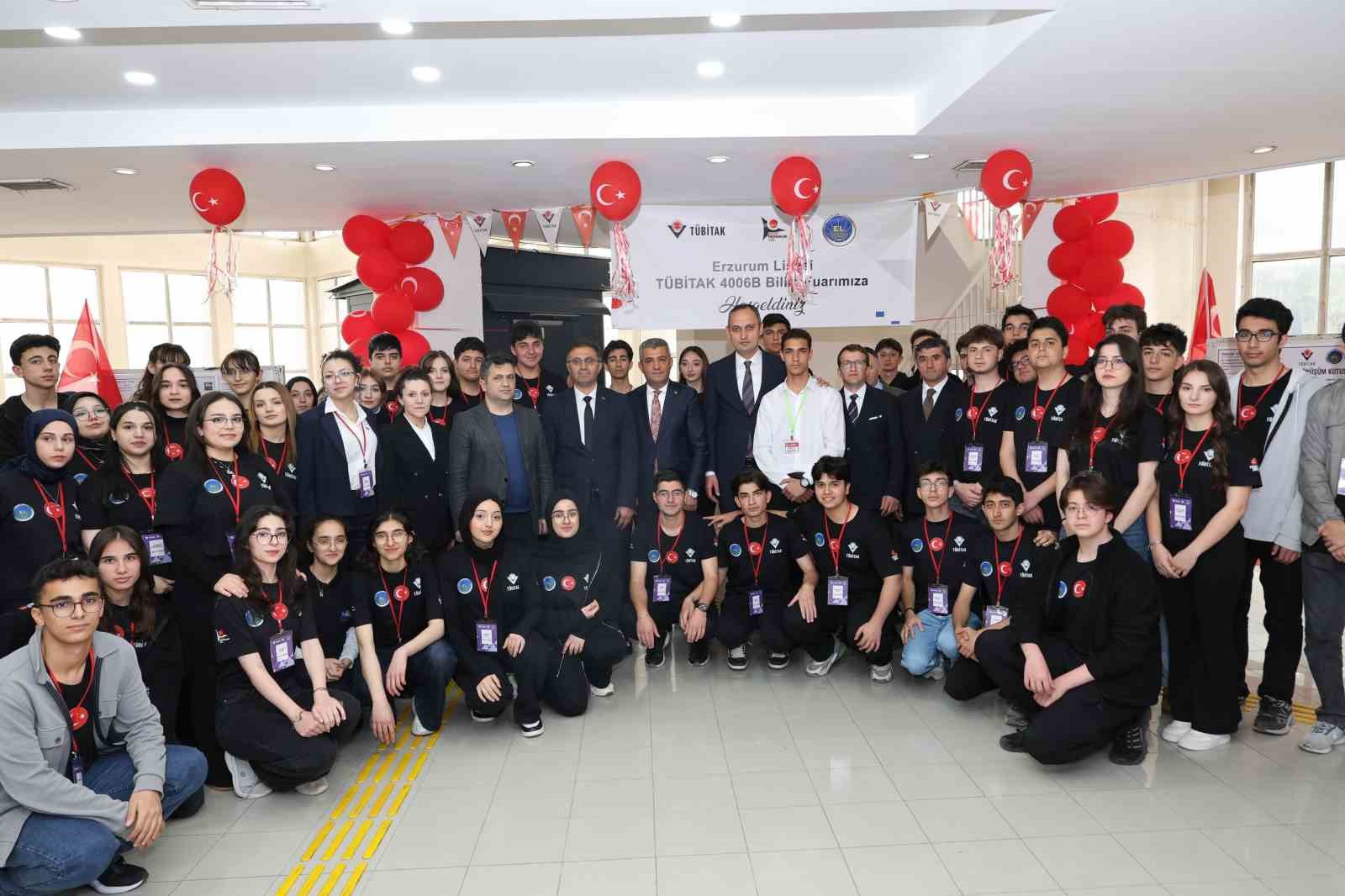 Gençlerin bilim yolculuğuna yakın ilgi
