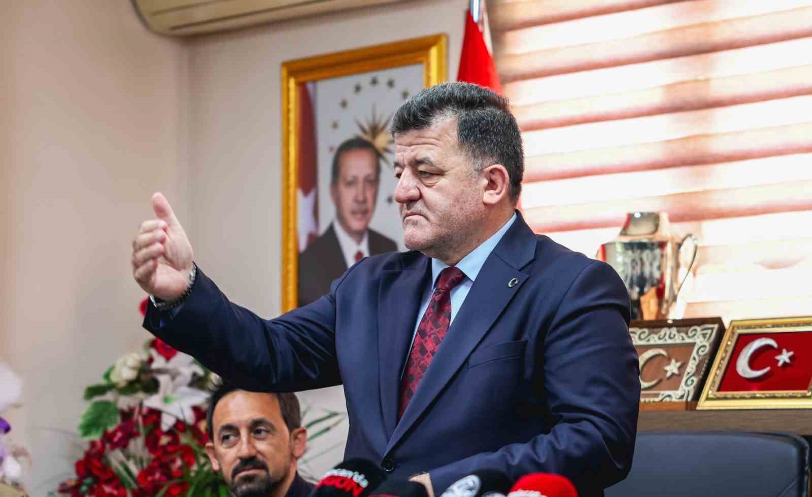 Kulüpte imza yok, sosyal medyada milyonlar konuşuluyor
