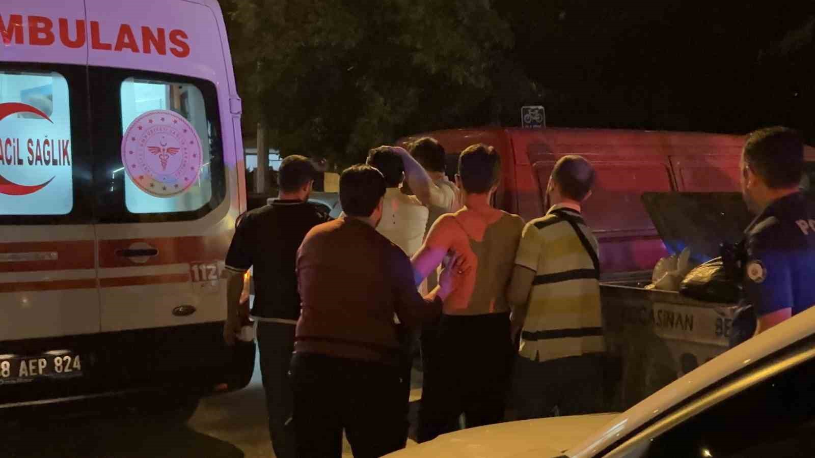 Kayseri’de kebap salonunda döner bıçaklı kavga: 2 yaralı

