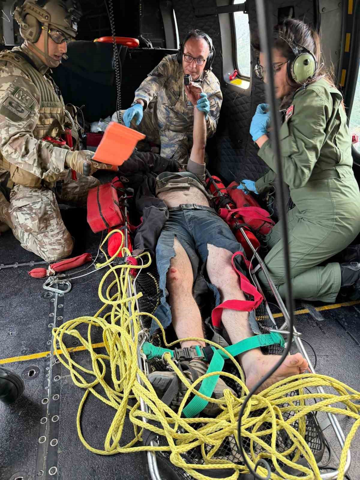 Çorum’da dağ yürüyüşü sırasında kaybolan şahıs helikopterle kurtarıldı
