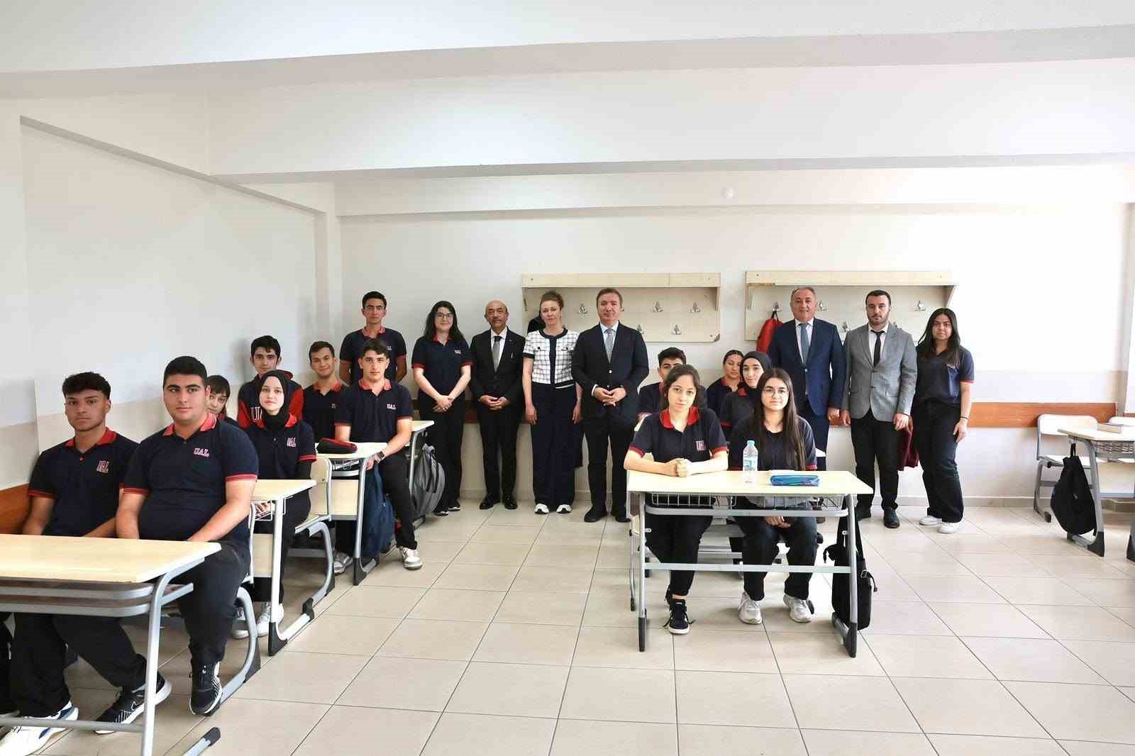 Vali Aydoğdu’dan YKS’ye hazırlanan öğrencilere başarı dileği
