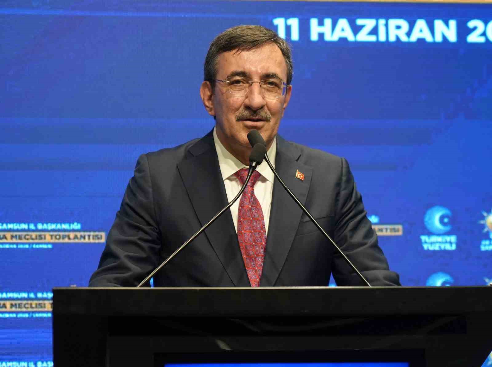 Cumhurbaşkanı Yardımcısı Yılmaz: "Bir taraftan büyümeye devam ederken, enflasyonu düşürmek için de yoğun gayret içindeyiz"

