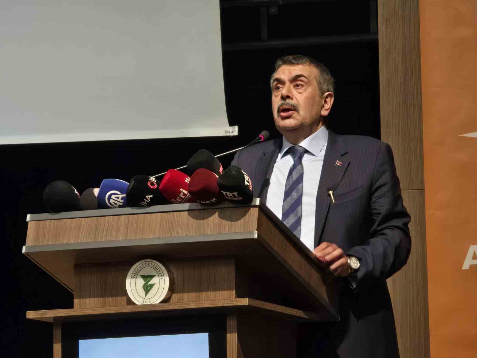 Milli Eğitim Bakanı Tekin: "Ekrem İmamoğlu Özgür Özel ilişkisini Tosun Paşa filmine benzetiyorum"
