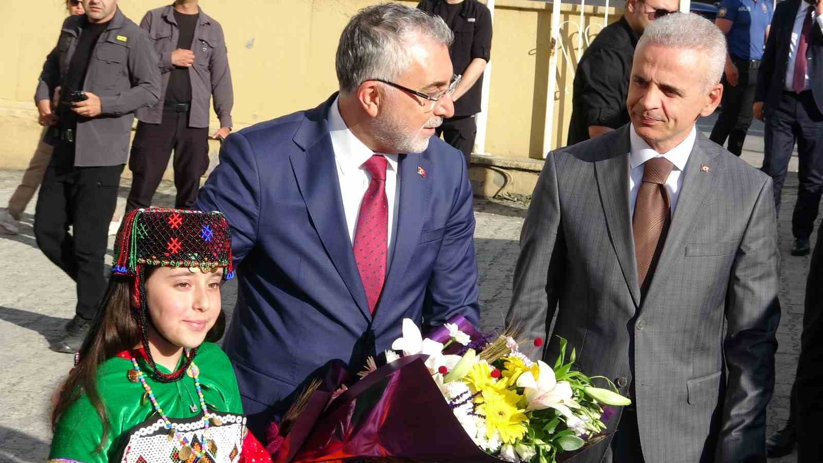 Çalışma Bakanı Işıkhan Ardahan’da
