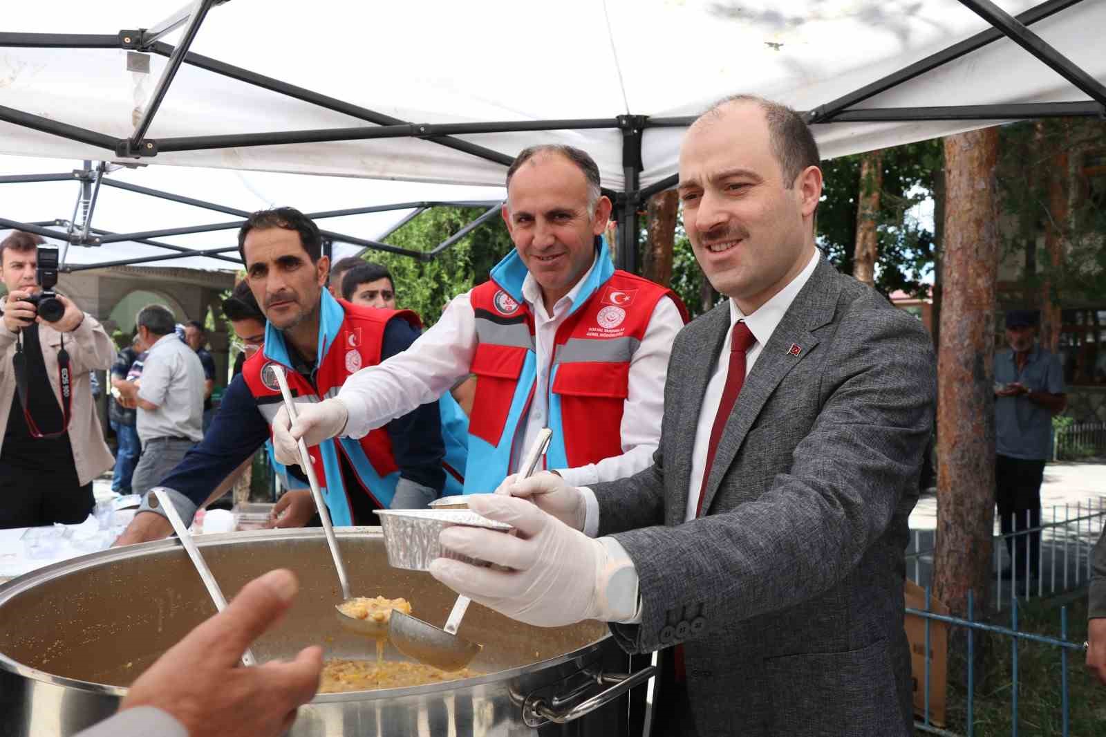 Oltu’da aşure coşkusu
