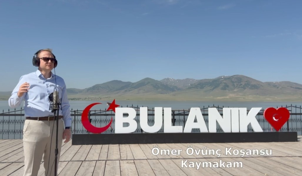 Bulanık’ı tanıtmak için döylediler: Özel klipte Kaymakam Koşansu sürprizi
