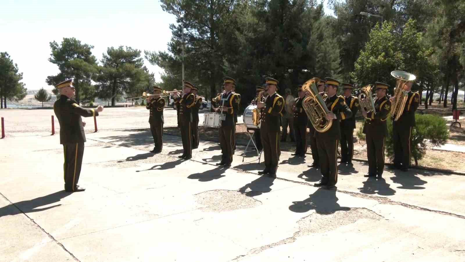 Diyarbakır’da Kara Kuvvetlerinin 2235’inci kuruluş yıl dönümü kutlandı
