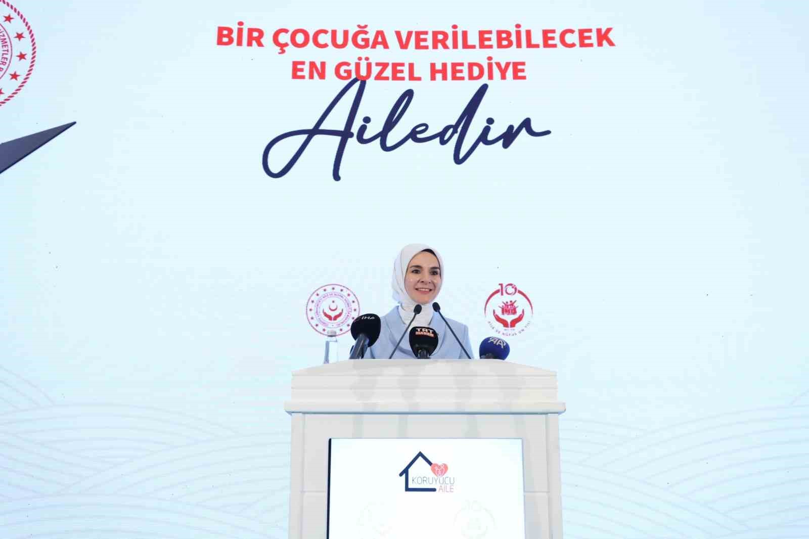 Bakan Göktaş: "11 bin 22 çocuğumuz 9 bin 277 koruyucu ailemizin yanında hayatını sürdürmektedir"
