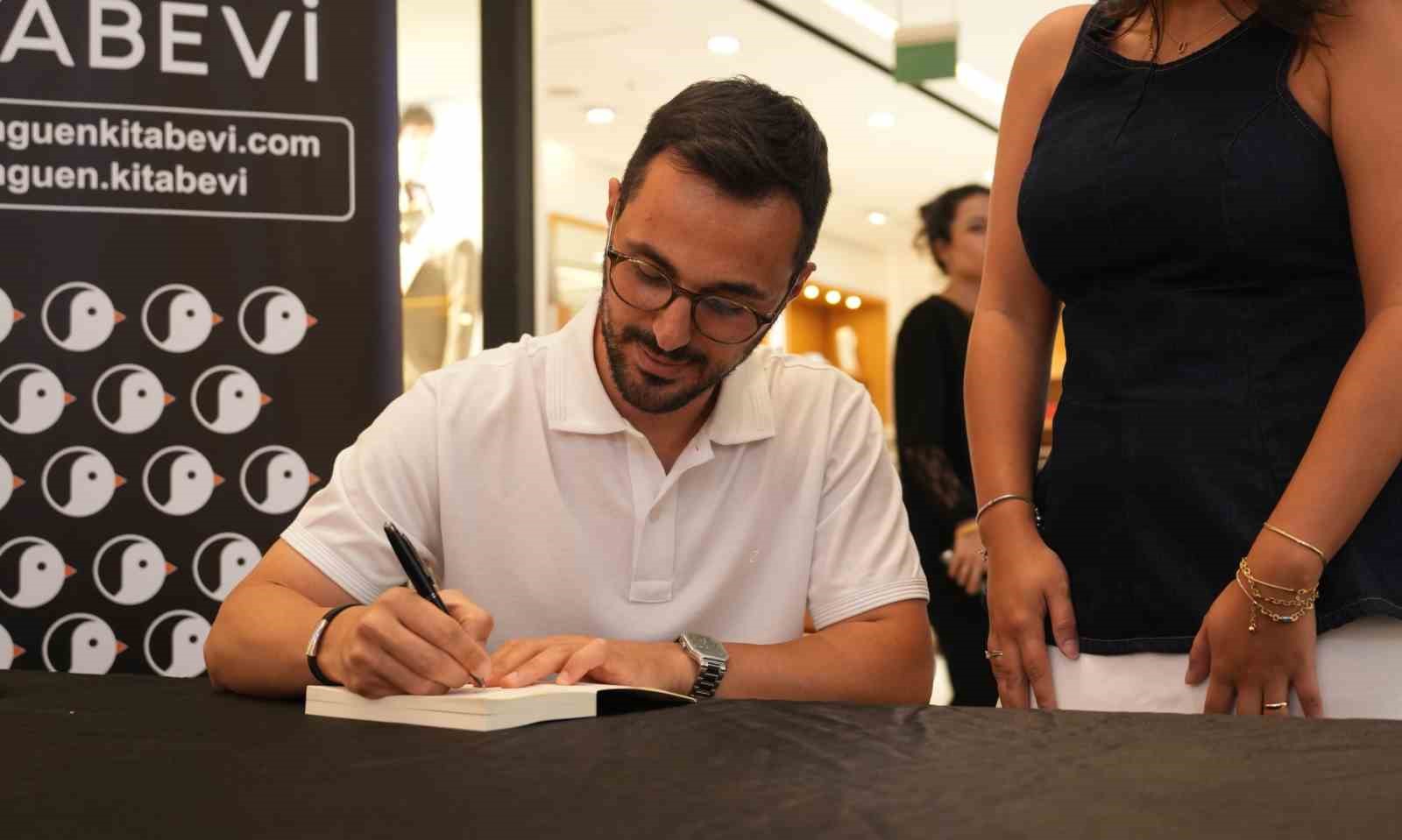 Maltepe’de yazar Caner Kaldı okurlarıyla buluştu
