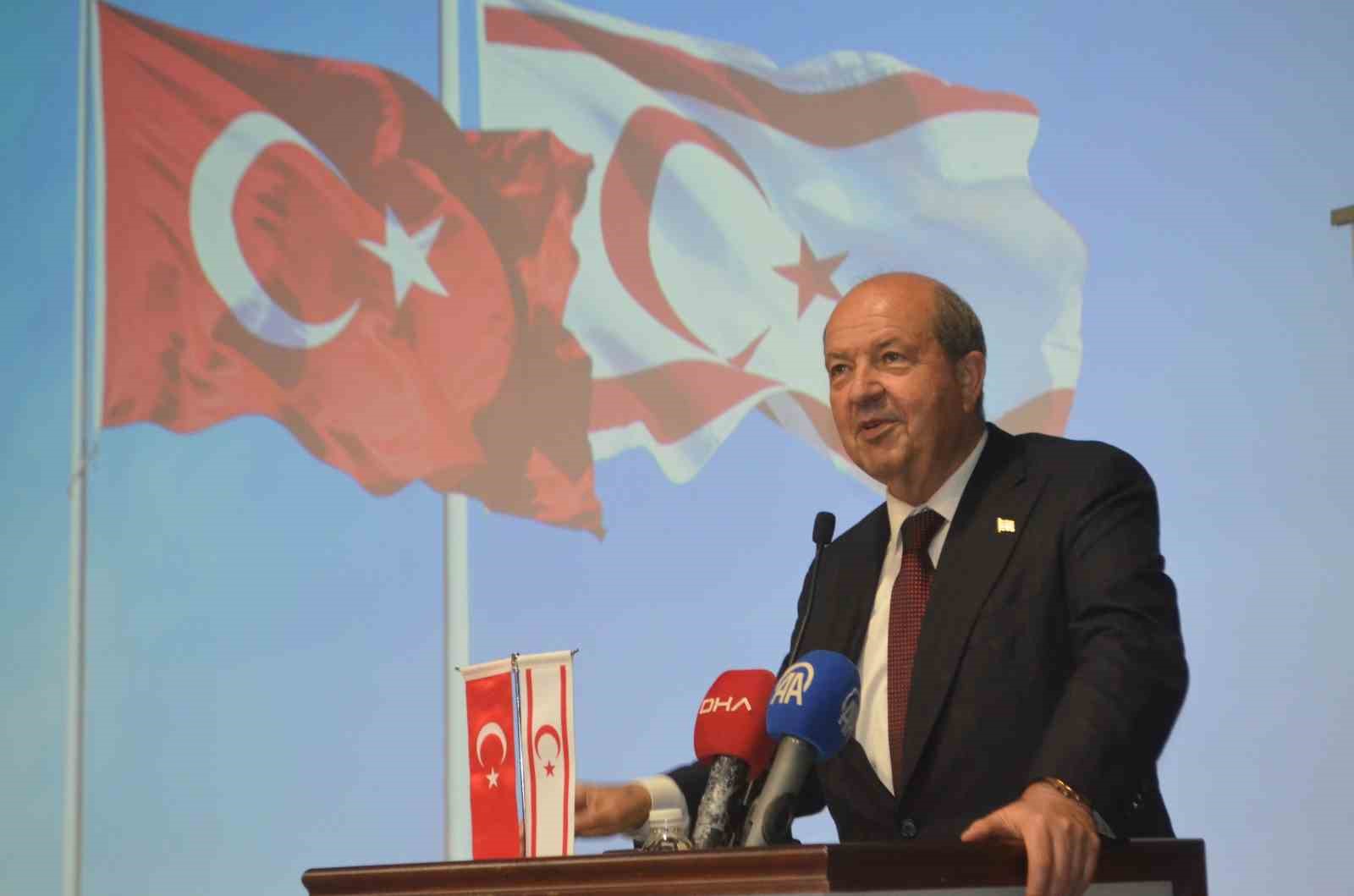 Eski KKTC Cumhurbaşkanı Tatar: "Ana vatan, yavru vatan, mavi vatan ve gök vatan anlayışıyla geleceğe güçlü adımlarla yürüyoruz"
