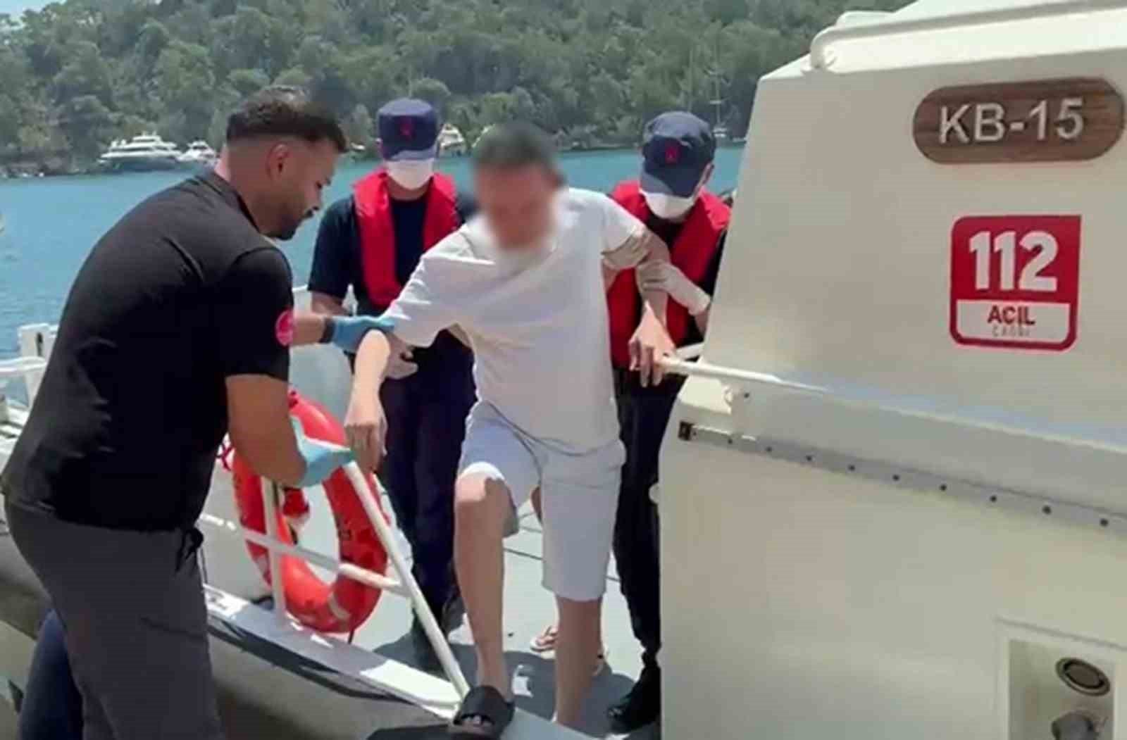 Özel teknelerde rahatsızlanan iki vatandaşa tıbbi tahliye
