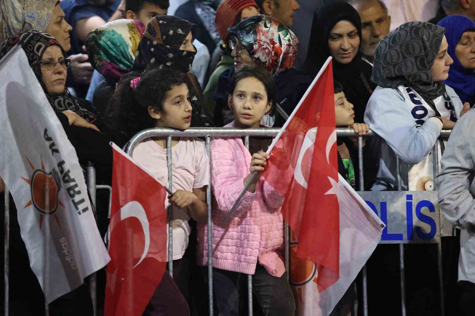 Cumhurbaşkanı Erdoğan memleketi Rize’de

