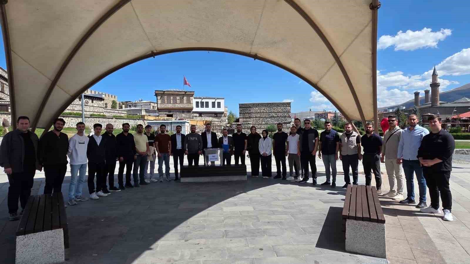 AK Parti Erzurum Gençlik Kolları’ndan 12 Eylül açıklaması: "Söz de karar da milletindir"
