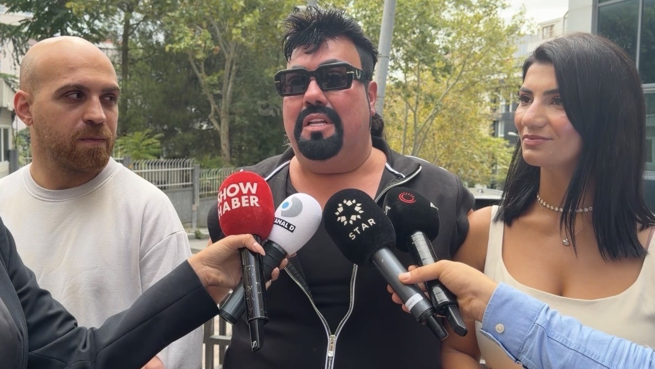 Tehdit edildiğini söyleyen ünlü şarkıcı Kobra Murat savcılığa başvuracağını açıkladı: "1 milyon dolar vereceksin, evini keleşle tararız diyorlar"

