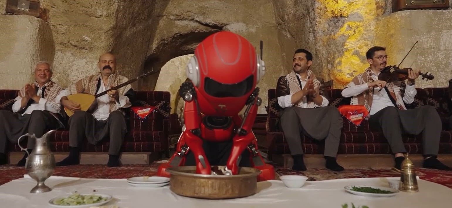 TEKNOFEST robotu sıra gecesinde çiğköfte yoğurdu
