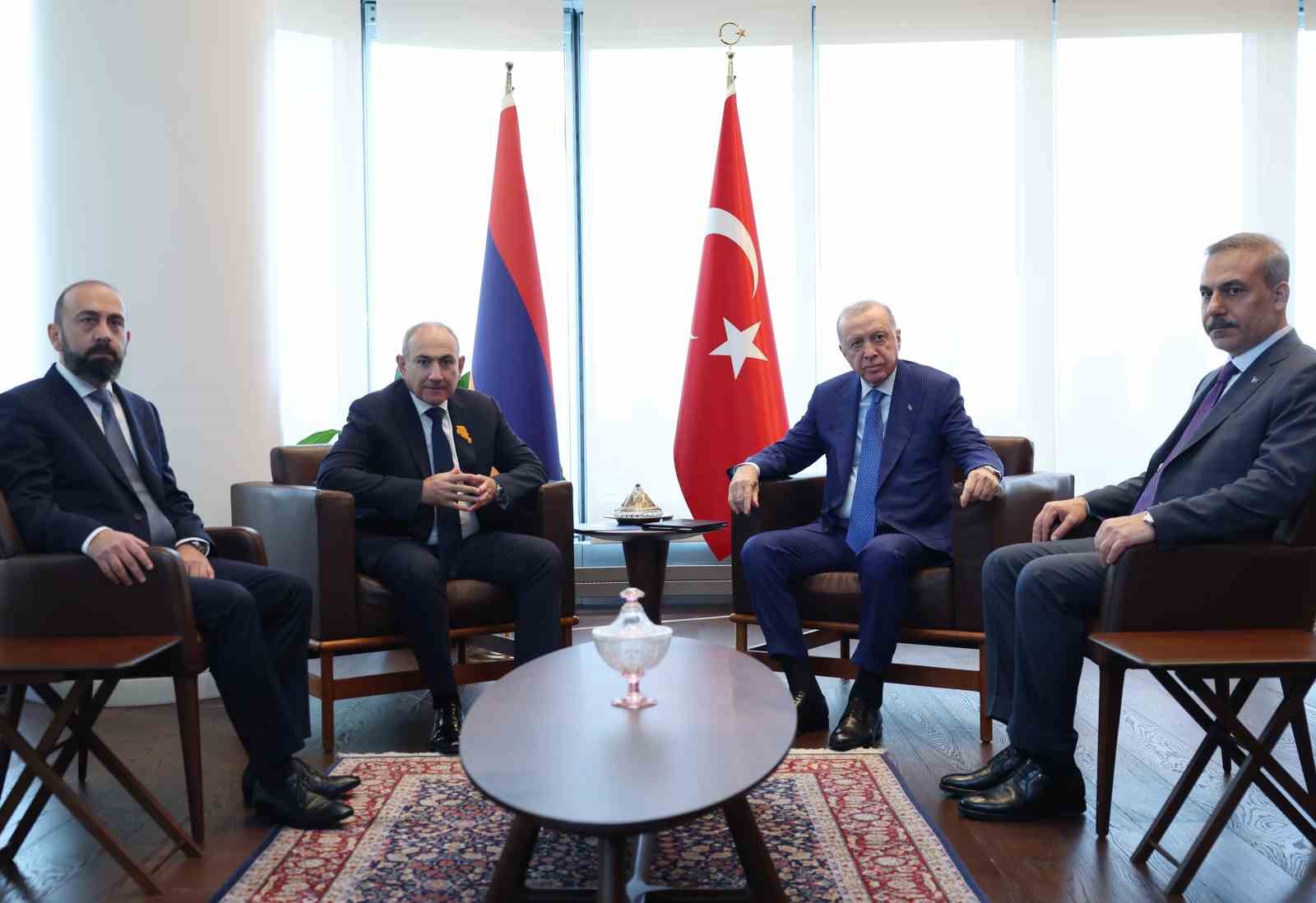 Cumhurbaşkanı Erdoğan, Ermenistan Başbakanı Paşinyan’ı kabul etti
