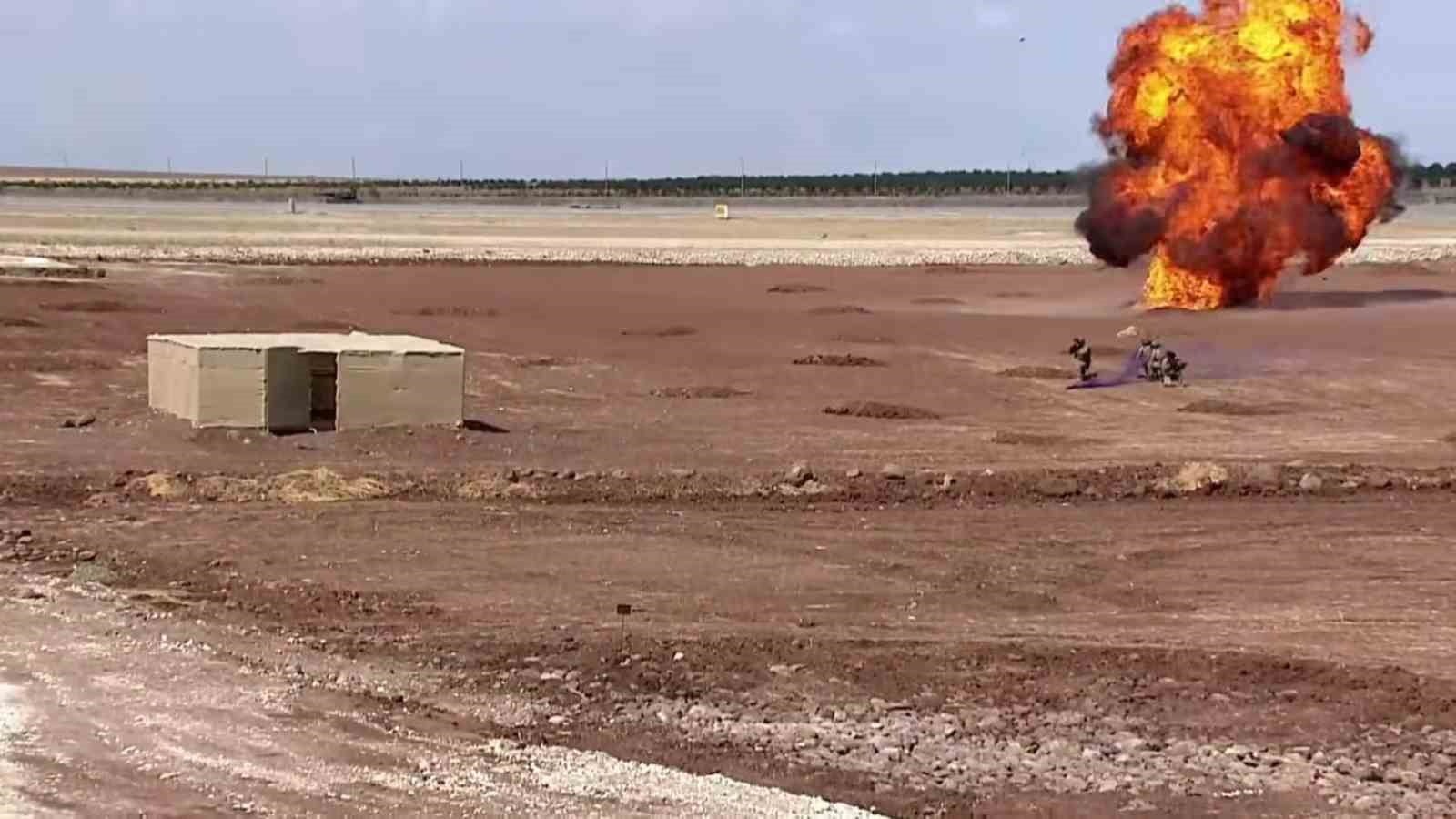 SAS komandolarından Bayraktar TB2 destekli EYP operasyonu tatbikatı
