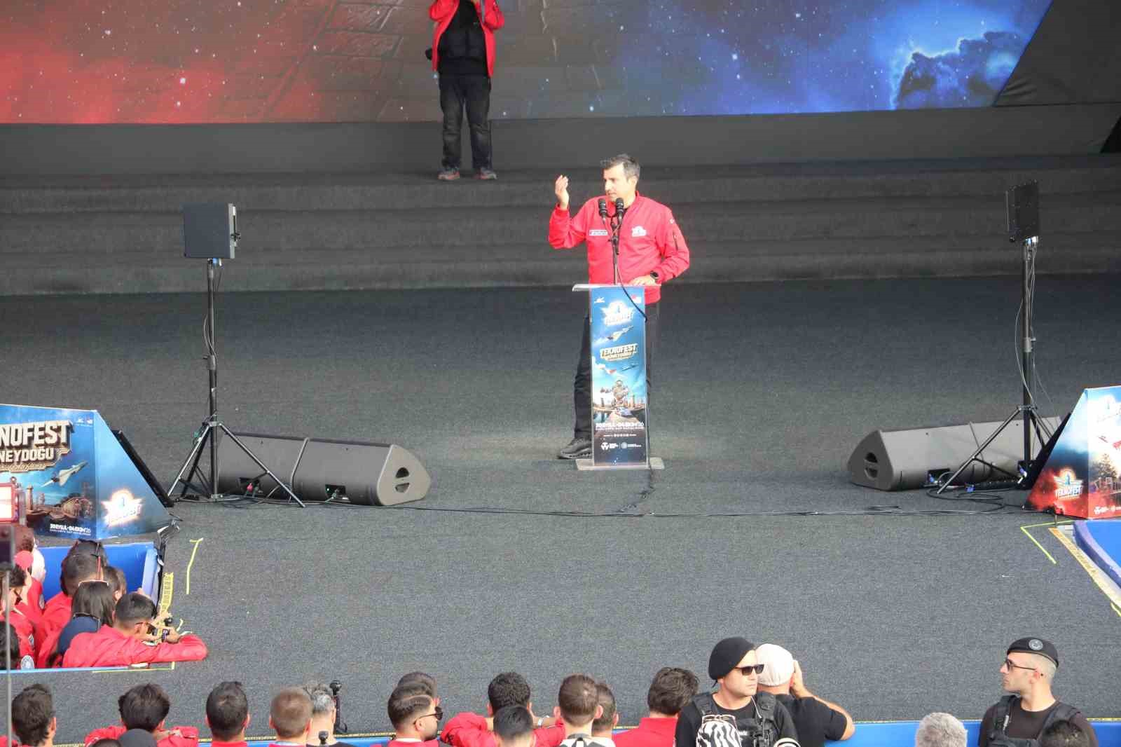 TEKNOFEST Yönetim Kurulu Başkanı Selçuk Bayraktar: "1 buçuk milyondan fazla ziyaretçi ağırlayarak rekor kırdık"
