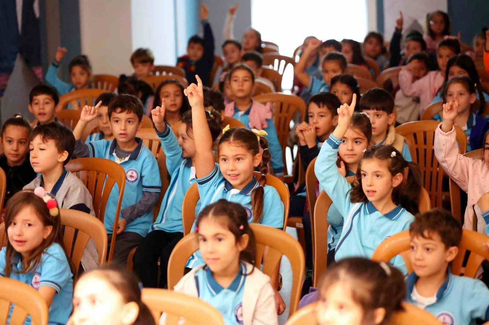 Merkezefendi Kent Tiyatrosundan çocuklara kukla tiyatrosu keyfi
