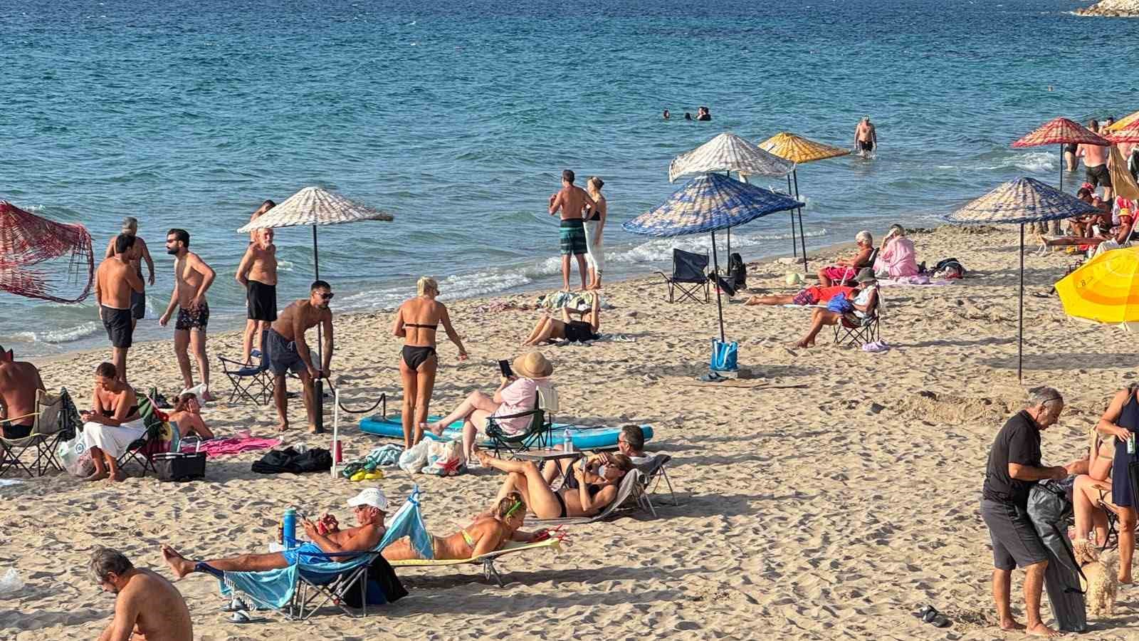 Kuşadası’nda Ekim güneşi deniz keyfini uzattı
