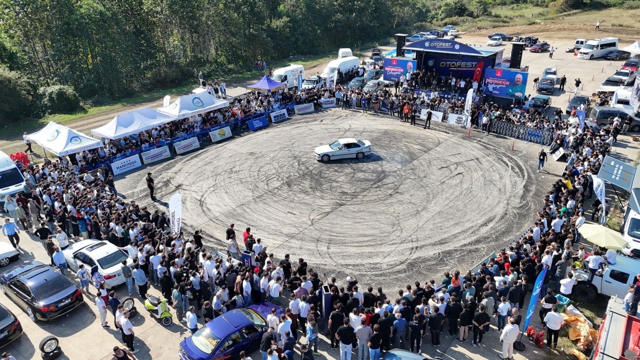 Otomobil tutkunları Ordu’da buluştu

