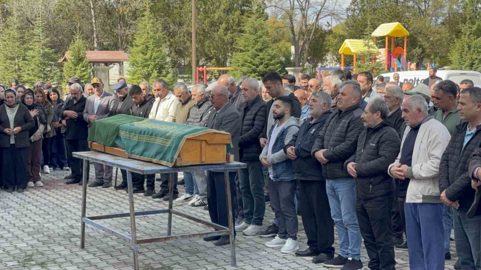 Manisa’daki otobüs kazasında ölen yolcuya Konya’da veda
